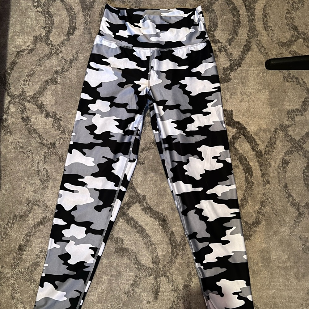 Black and White workout leggings !